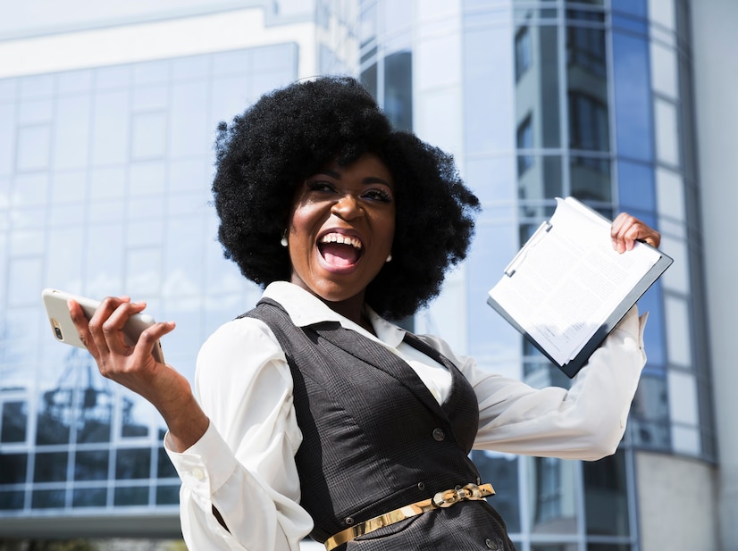 Aminata Sesay — Senior Consultant · Payroll & HR